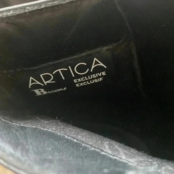 ARTICA Leather Ankle Boots, small medium heel, black, size 8. - Picture 7 of 14